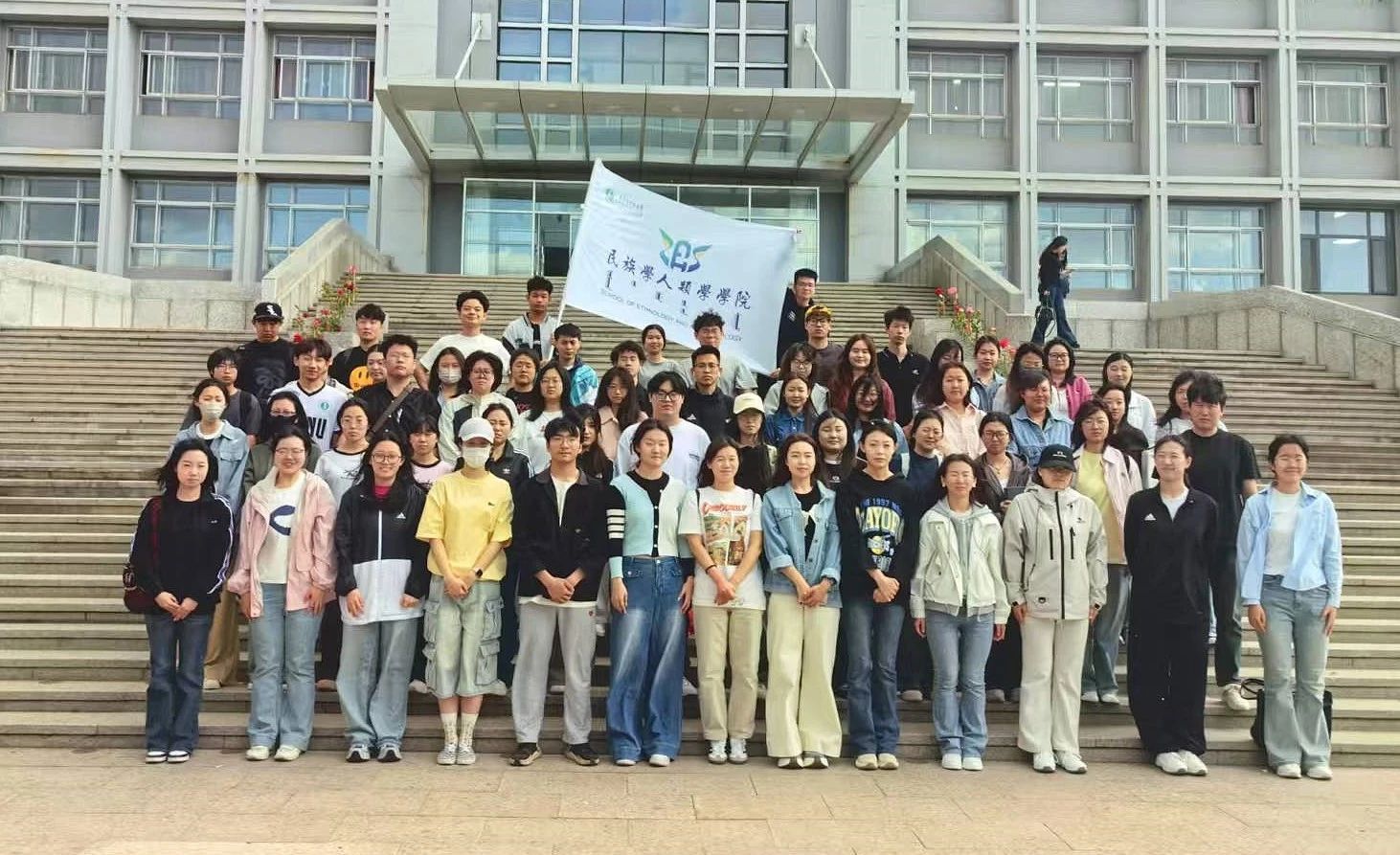 燃动青春，逐梦湖光 ｜ 我集团参加ok138太阳集团古天乐2025春季校园环湖赛